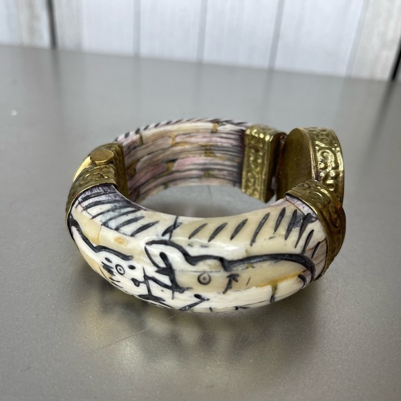 Vintage Carved African Indian Elephant Hinged Pull Pin Bangle Bracelet - Picture 2 of 7